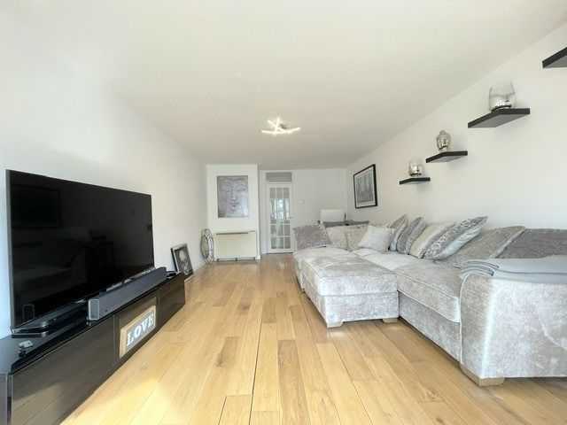 Property photo 1 of 10 1489611