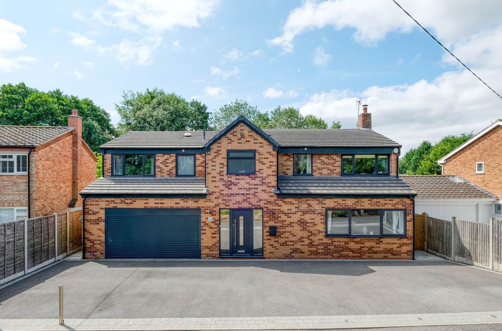 Property photo 1 of 32