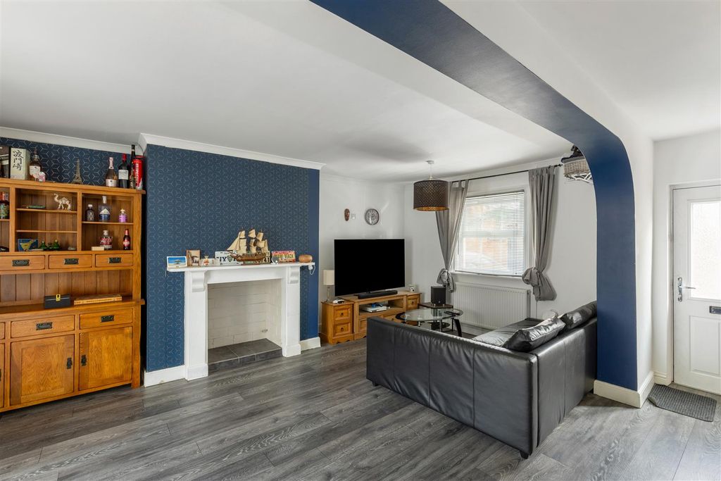 Property photo 3 of 10 111848_Newholme-Upper-Bath-Street-5.Jpg