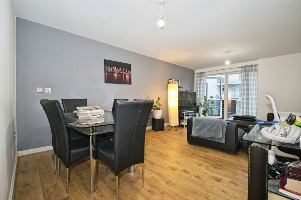 Property photo 3 of 16 Living/Dining Area