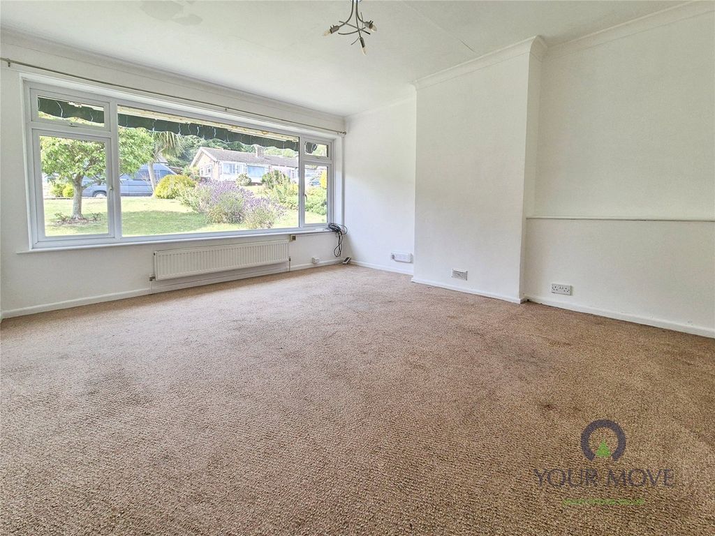 Property photo 3 of 10 Living Room