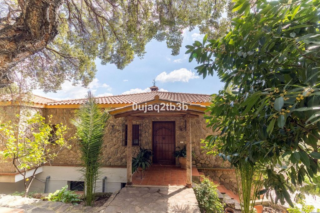 Property photo 3 of 35