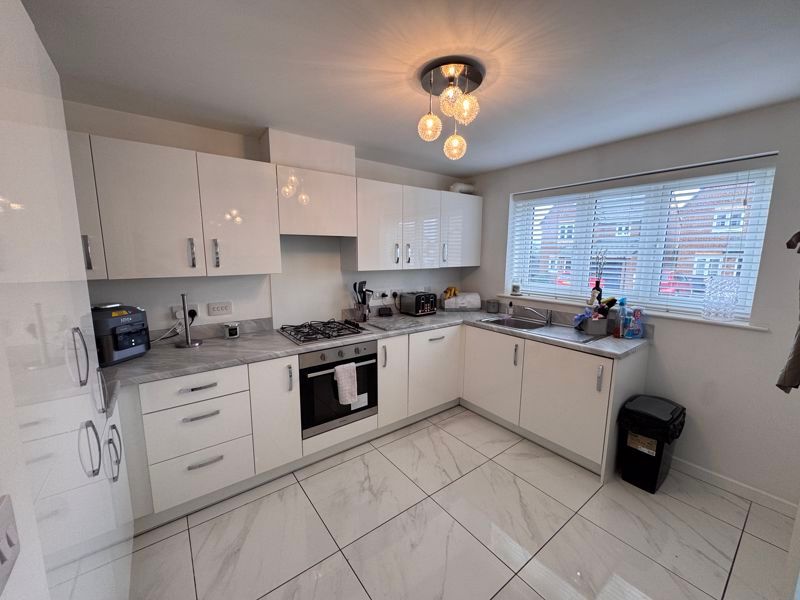 Property photo 1 of 15 Photo 4