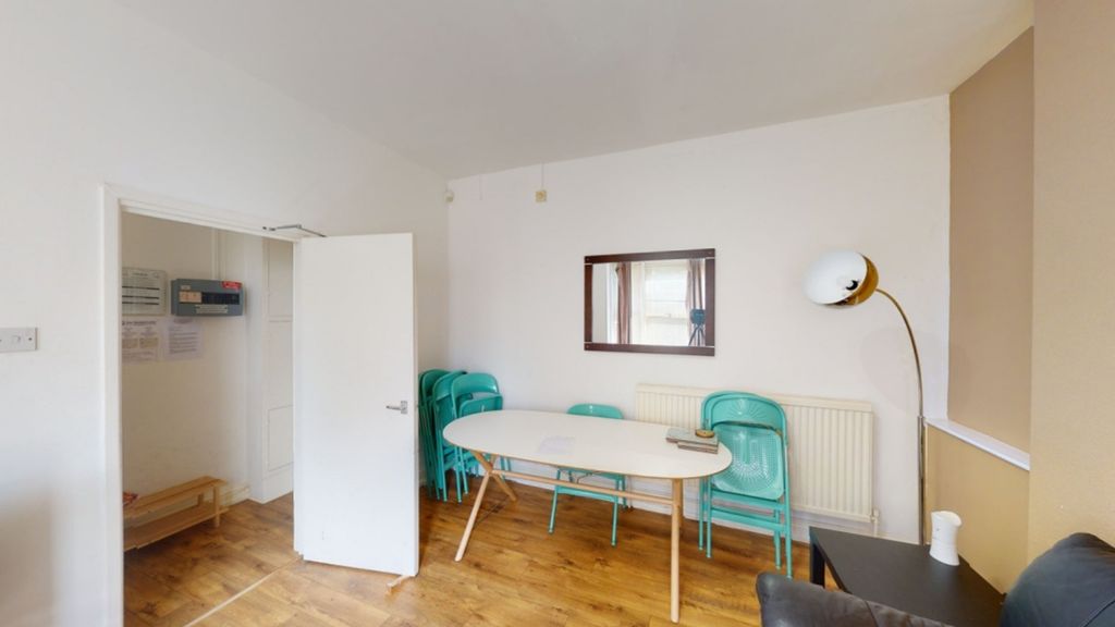 Property photo 1 of 11 A Bright And Inviting Living Room Perfect For Soci...