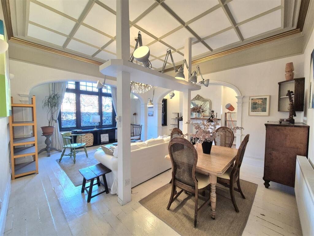 Property photo 3 of 21