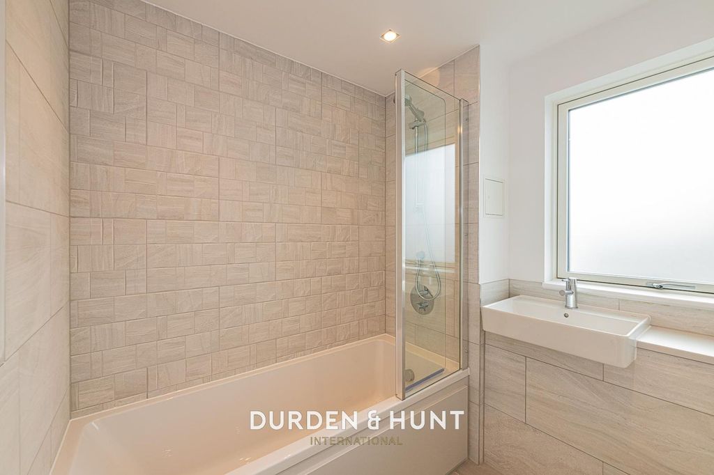 Additional image 9 of 2 bed flat for saleHigh Street, Epping CM16