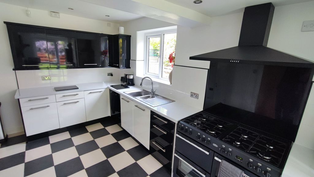 Additional image 4 of 4 bed semi-detached house for saleWarren Avenue, Knutsford WA16