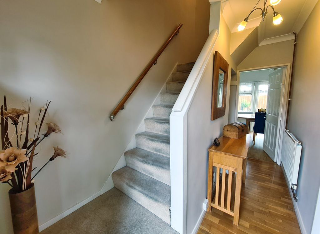 Property photo 3 of 27