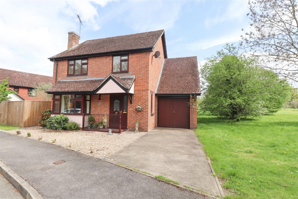 Property photo 1 of 18 Front