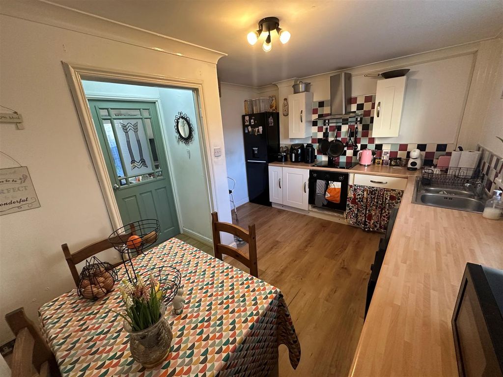 Property photo 2 of 12 Kitchen.Jpg