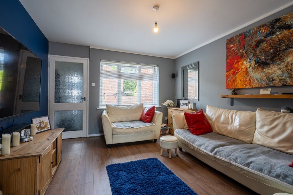 Property photo 2 of 16 5272323
