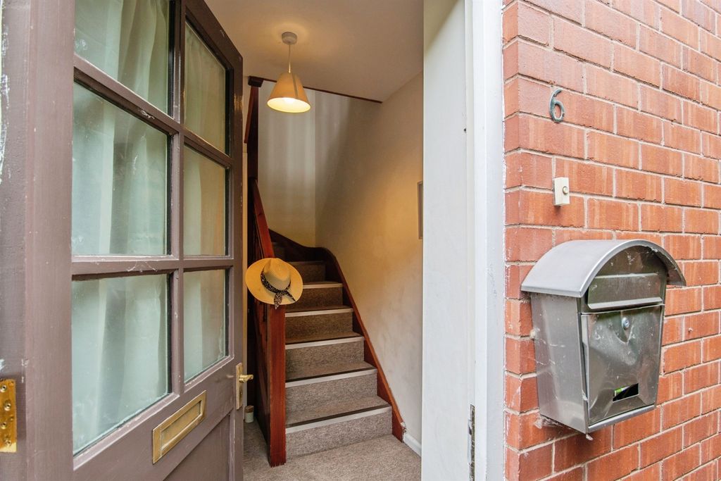 Property photo 2 of 11