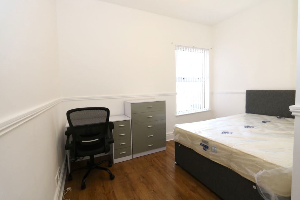 Property photo 1 of 3