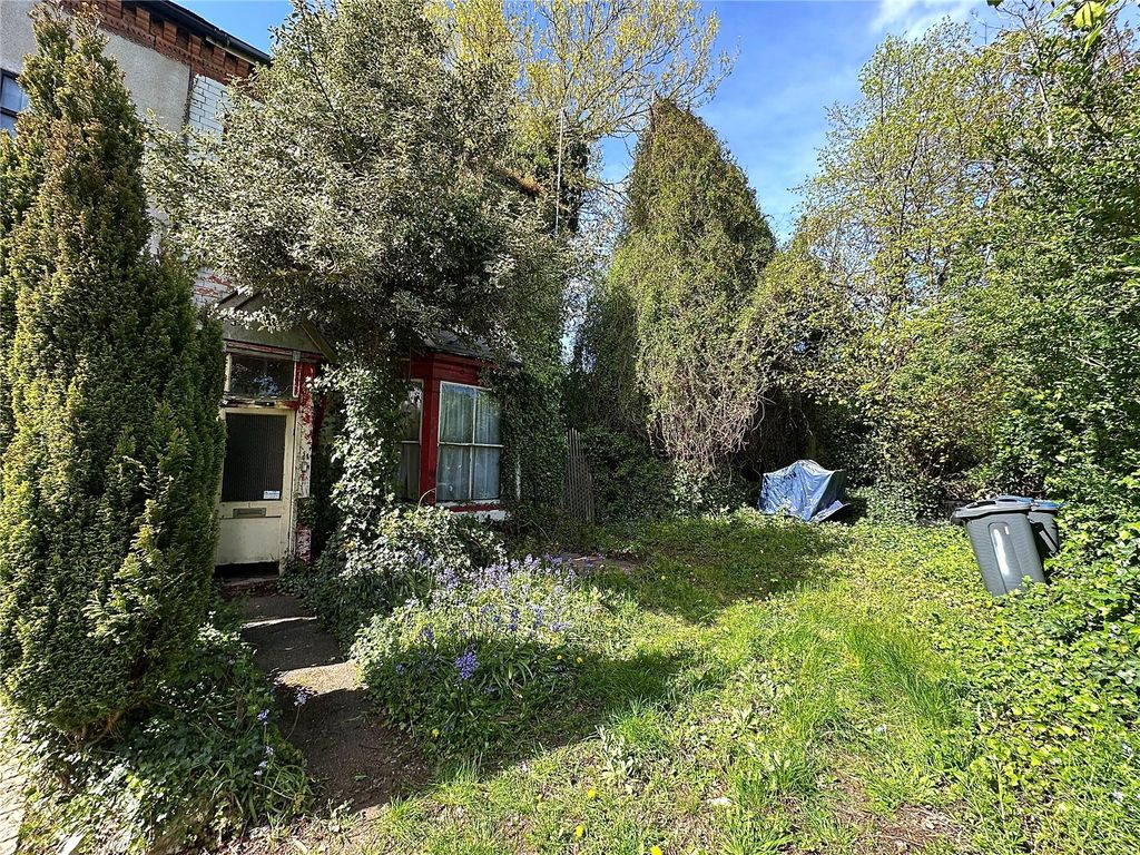 Property photo 2 of 28 Picture No. 18