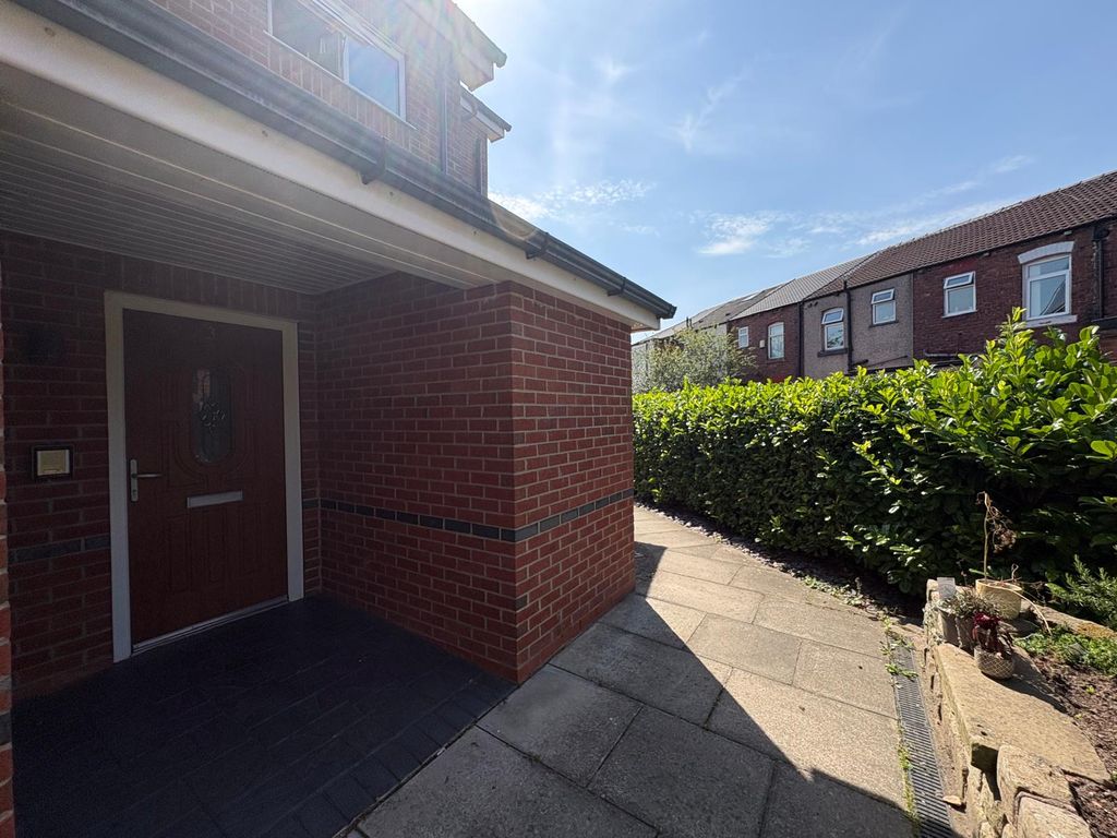 Property photo 1 of 11 Brown Street, Bickershaw