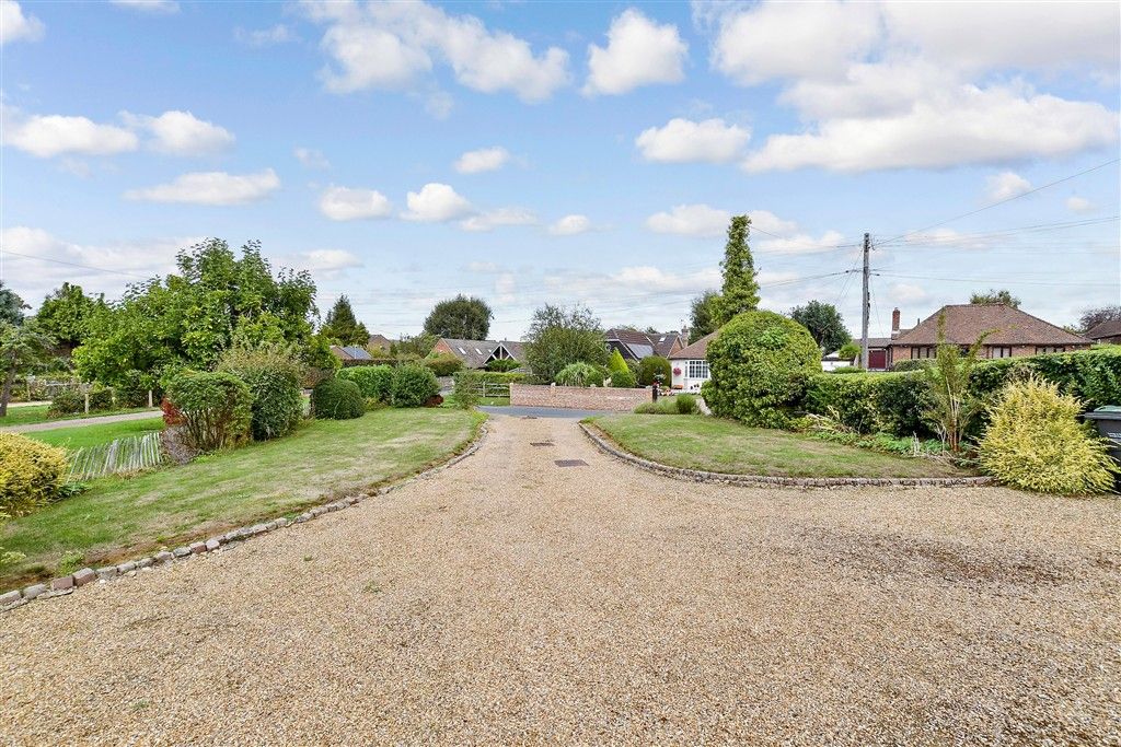 Property photo 3 of 15 Front Garden