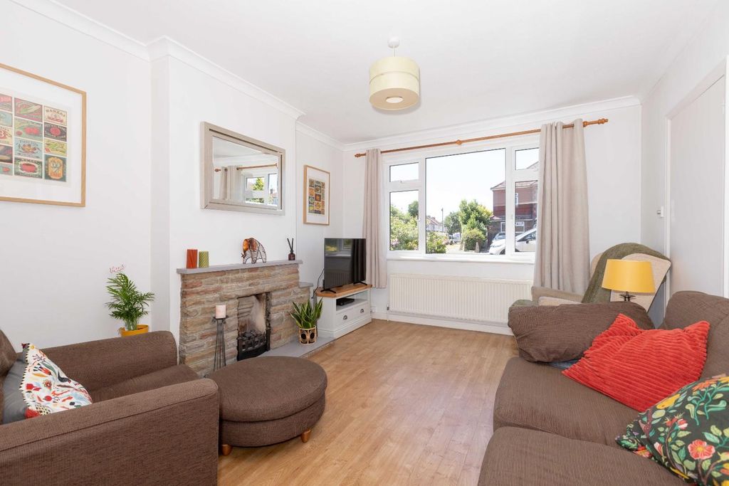 Property photo 3 of 17 Grand Avenue-12.Jpg