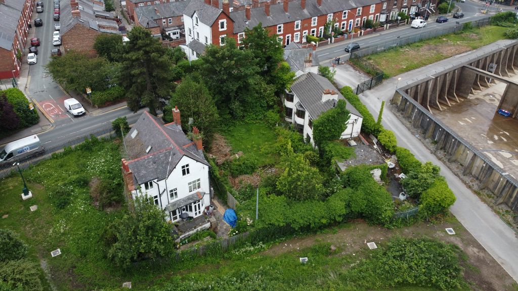 Property photo 1 of 2