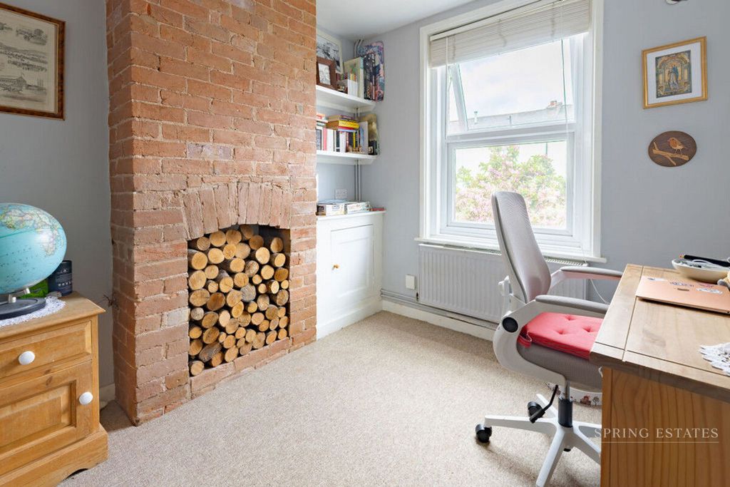Property photo 3 of 25