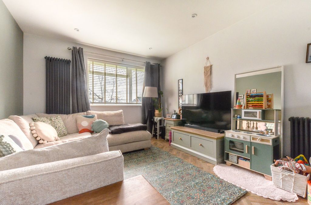 Property photo 3 of 19