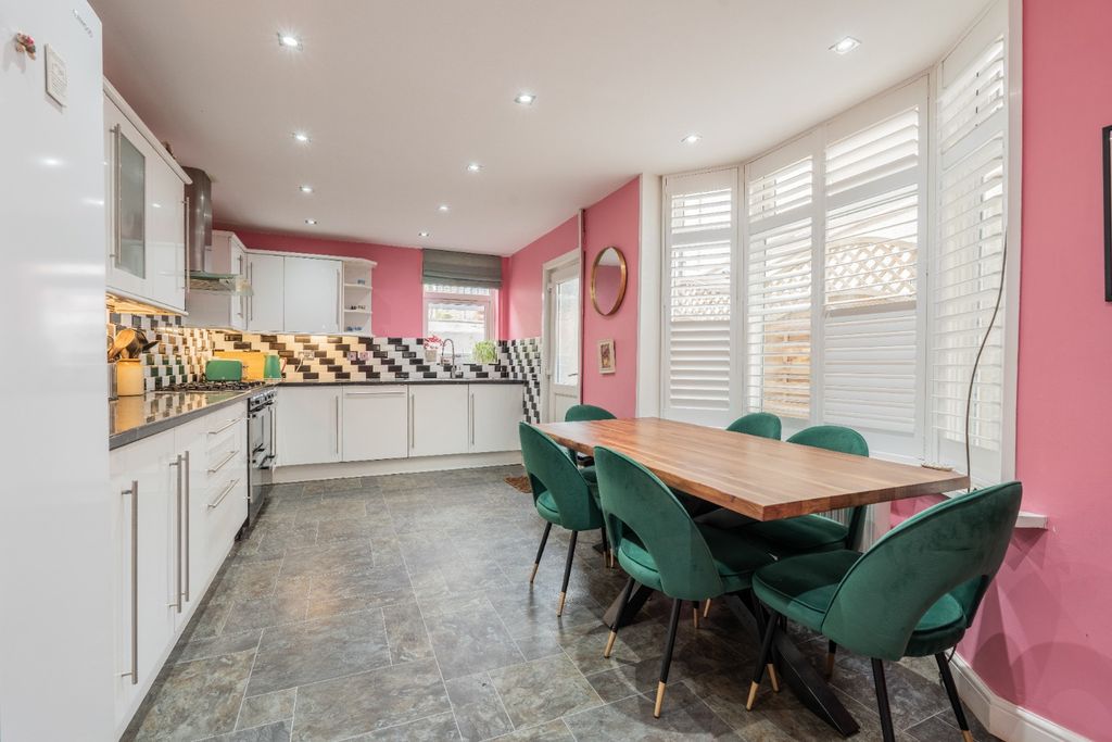 Property photo 3 of 13 4474274