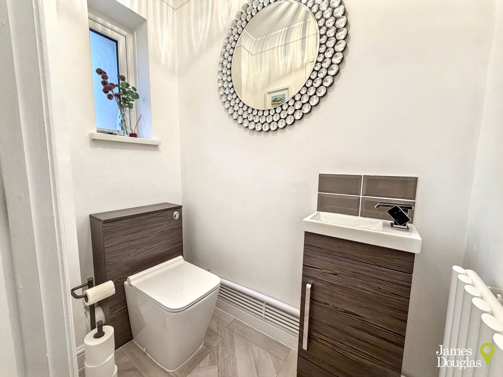 Property photo 3 of 20 WC1