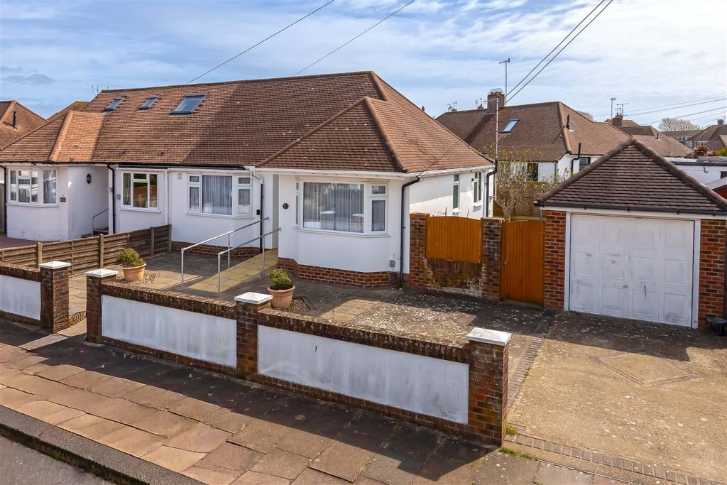 Property photo 1 of 12 Sackville Crescent_14.Jpg