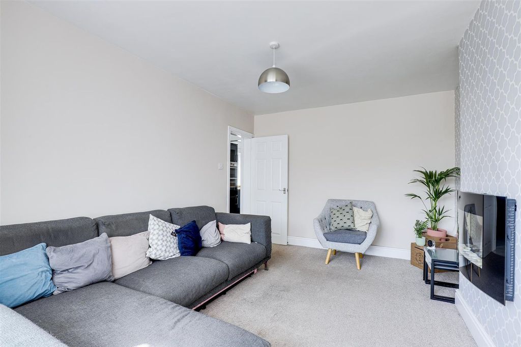 Property photo 3 of 20