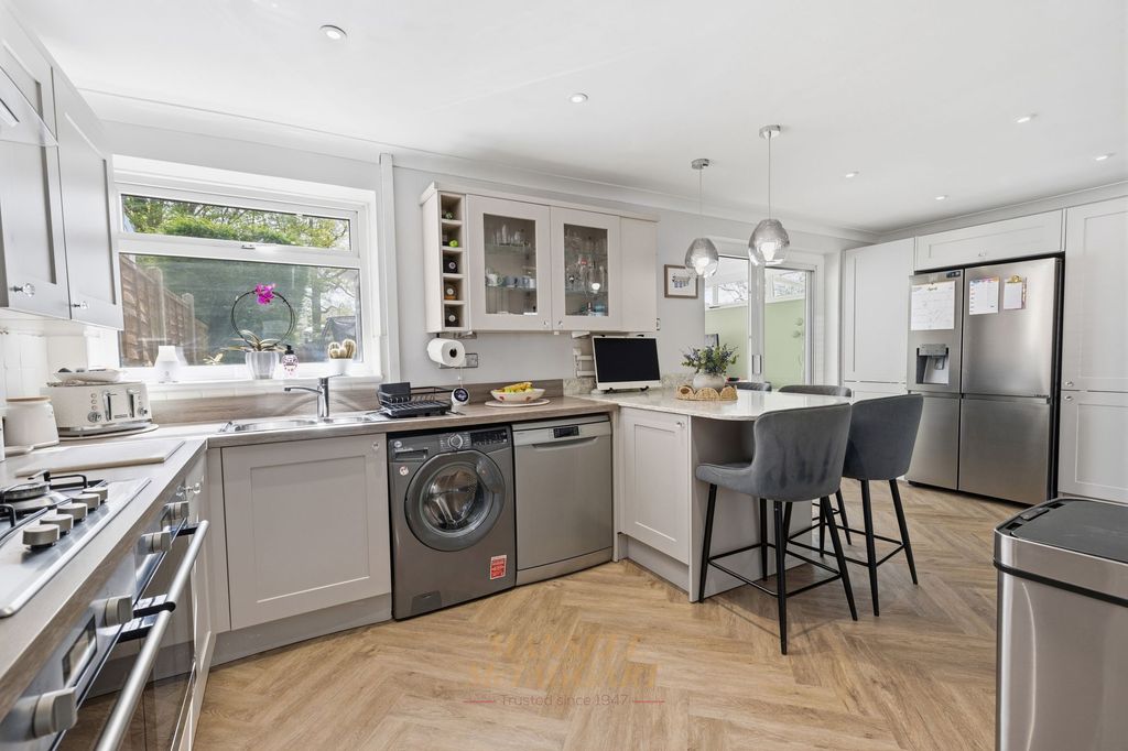 Property photo 2 of 26