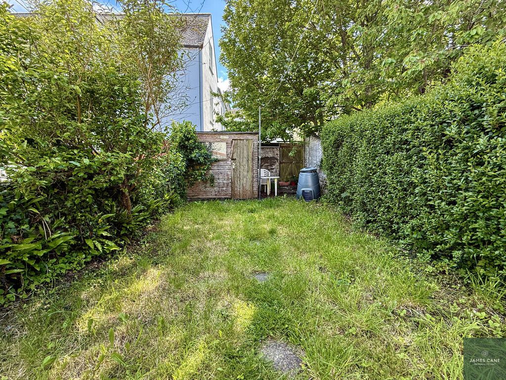 Property photo 2 of 12