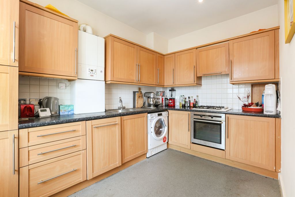 Property photo 2 of 16 280249 Pheonix Court