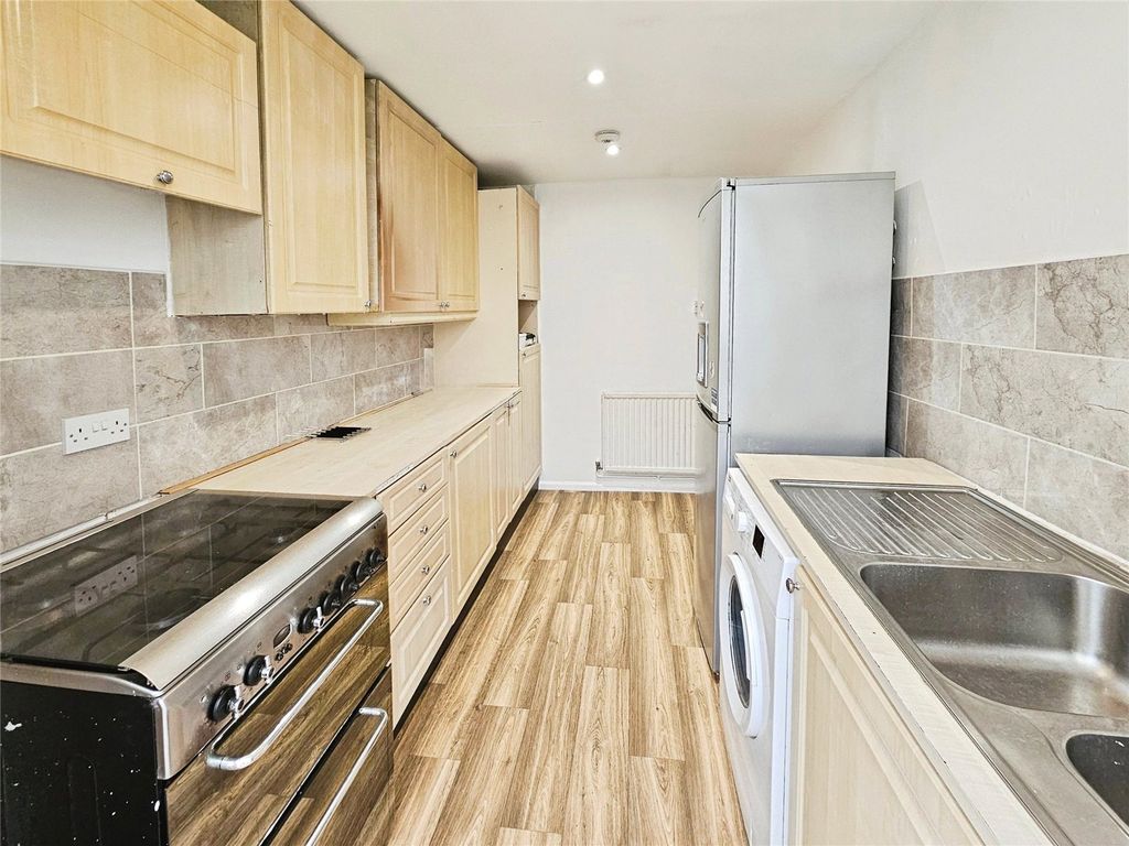 Property photo 3 of 8 Picture No. 09