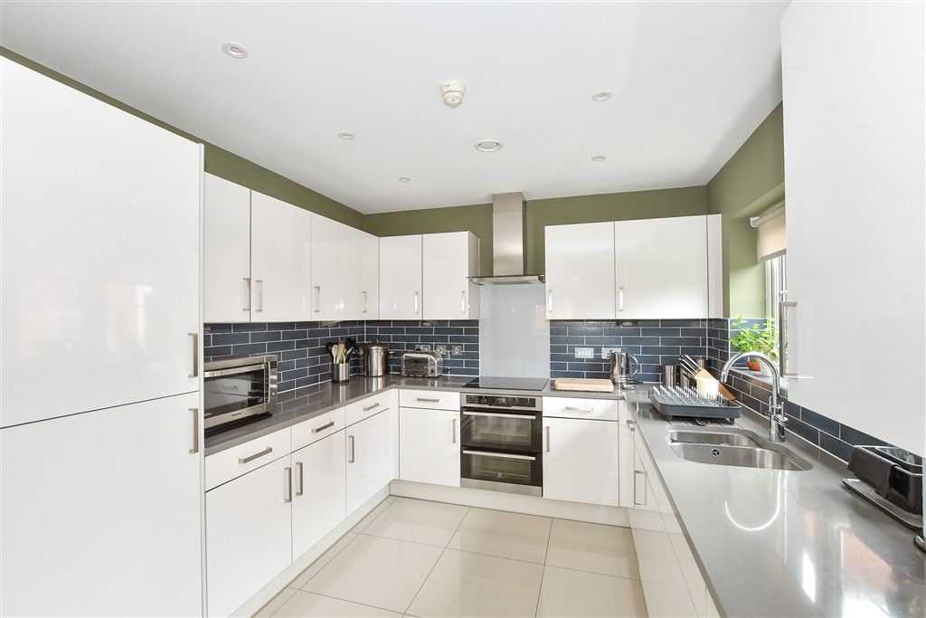 Property photo 1 of 20 Kitchen