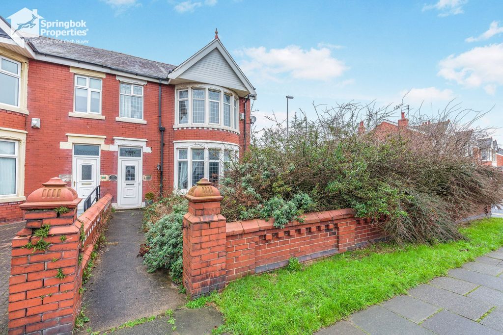 Property photo 1 of 20 Front View