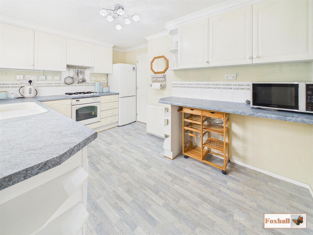 Property photo 2 of 16 Kitchen/Breakfast Room