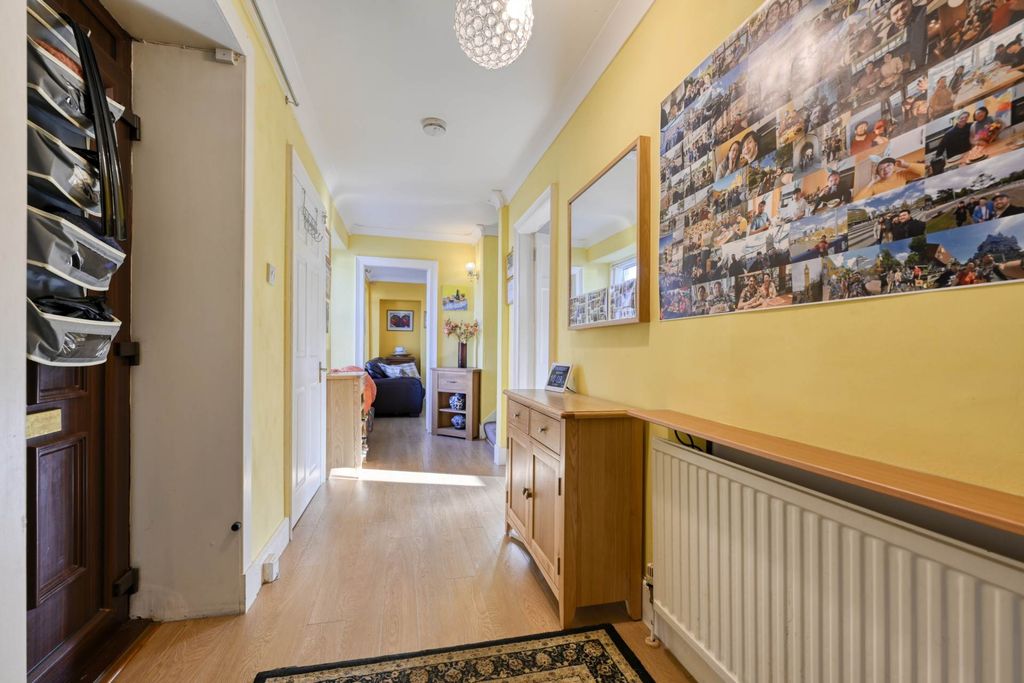 Property photo 3 of 29