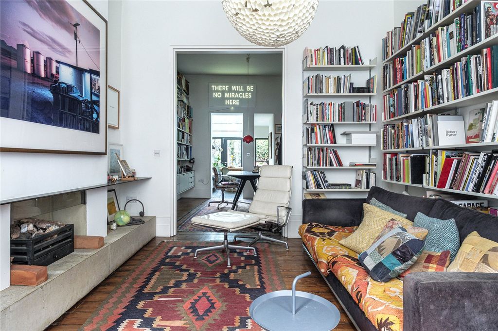 Property photo 1 of 34 Picture No. 05