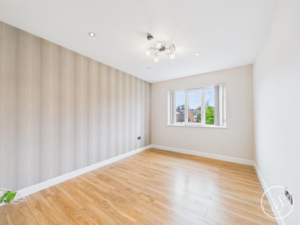 Property photo 3 of 12 Cam02071G0-Pr0878-Still002.Jpg