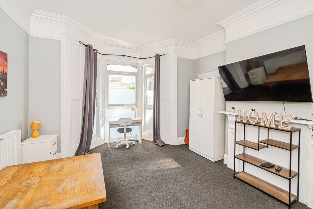 Property photo 2 of 20 Pbox-Img.Jpg