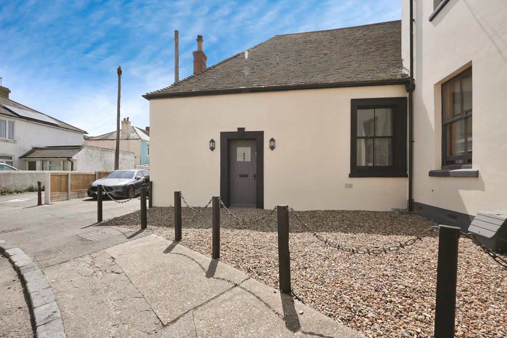 Property photo 1 of 24 Front External