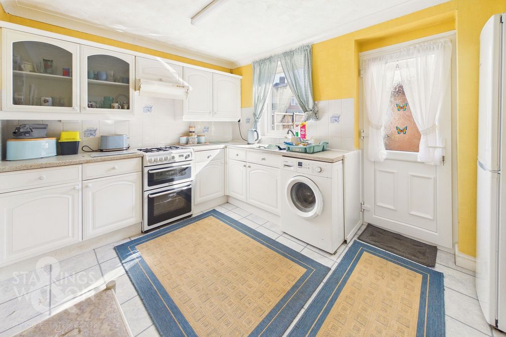 Property photo 3 of 18