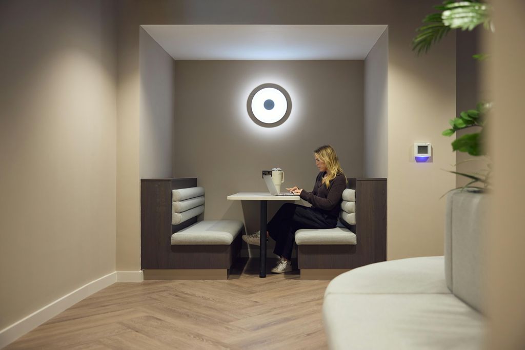 Property photo 3 of 9 Southcentralworkspace37H.Jpg