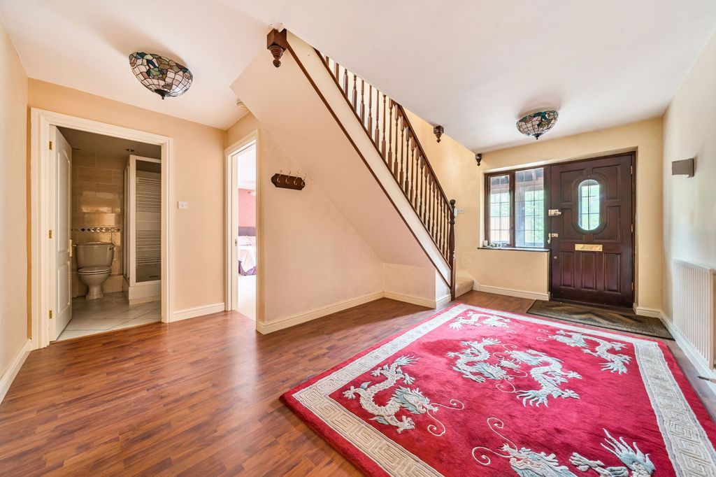 Property photo 2 of 25