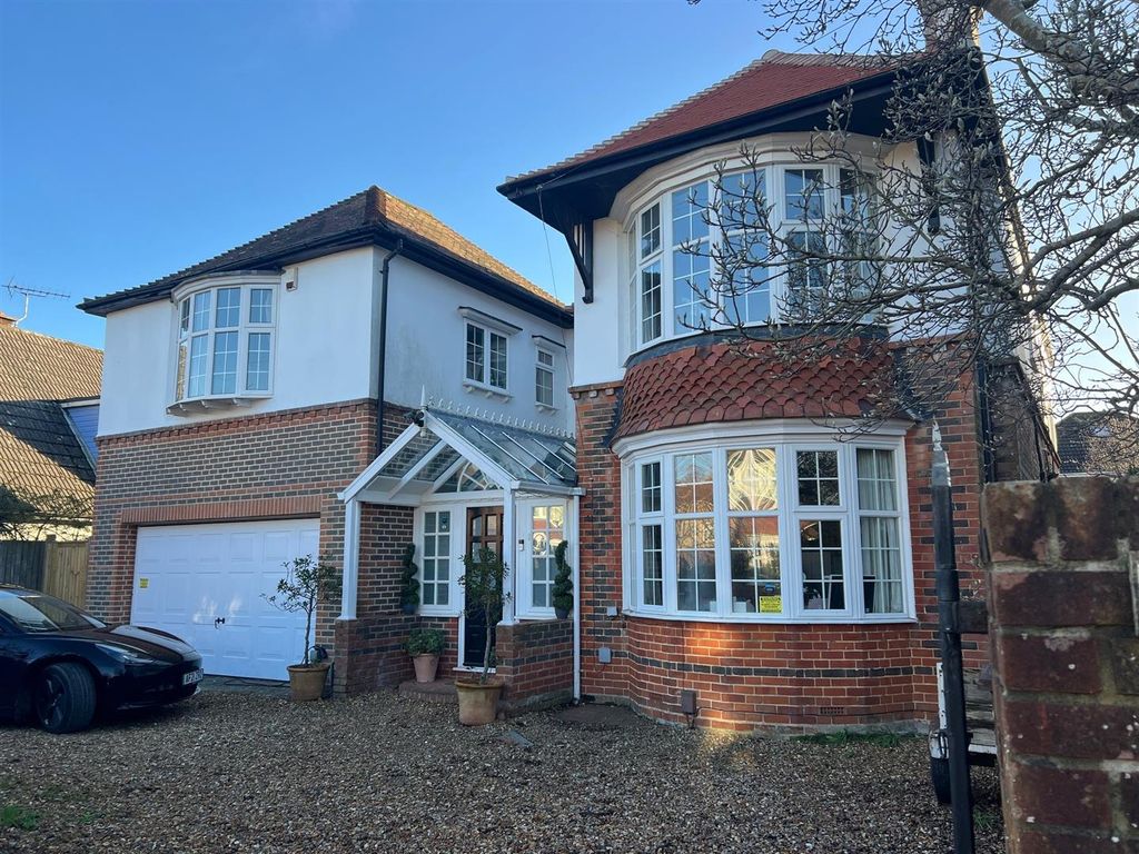 Property photo 1 of 19 Exterior