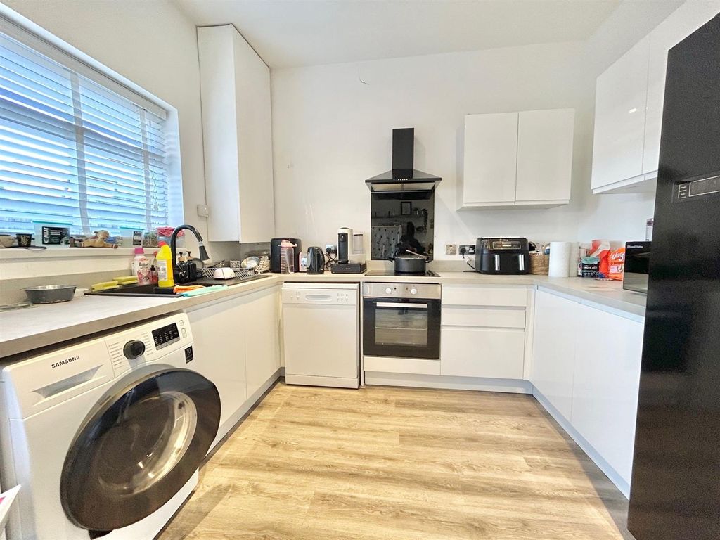 Property photo 3 of 7 Kitchen.Jpg