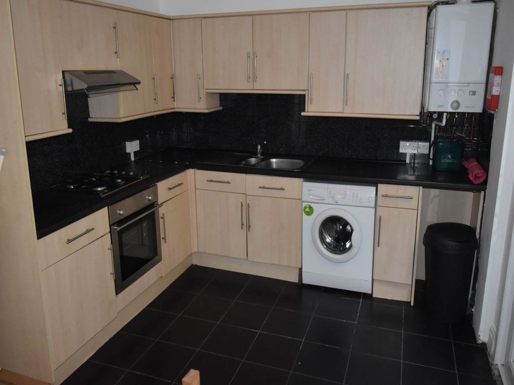 Property photo 2 of 13 Kitchen