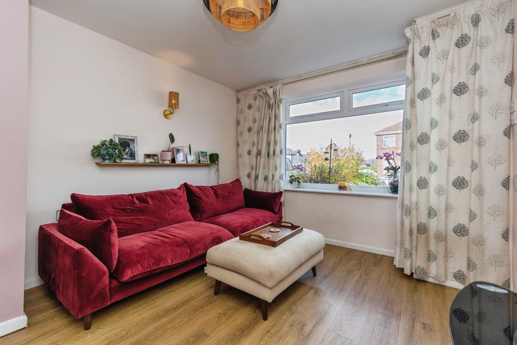 Property photo 3 of 22 Pbox-Img.Jpg