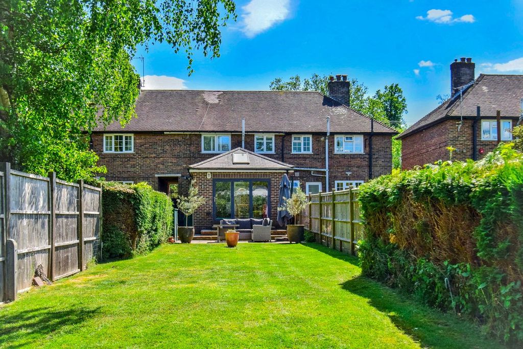 Property photo 2 of 23