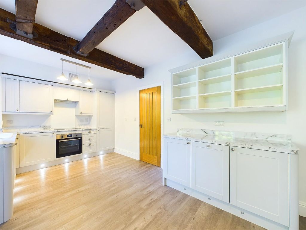 Property photo 1 of 20 Dining Kitchen