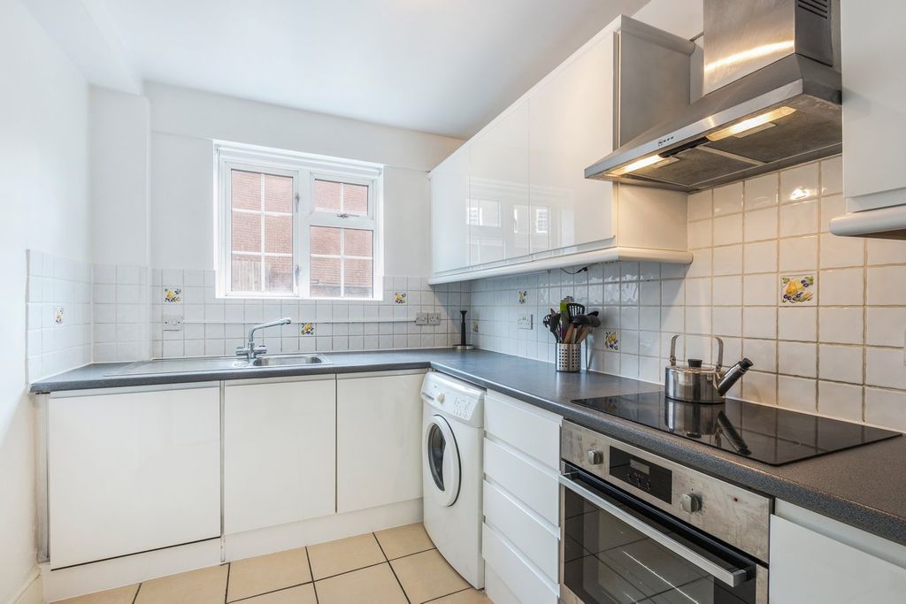 Property photo 3 of 8